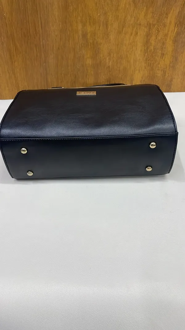 Black_Pu_Leather_Textured_Structured_Handbag_For_Women