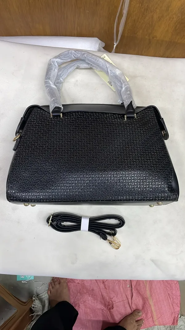 Black_Pu_Leather_Textured_Tote_Bag_For_Women