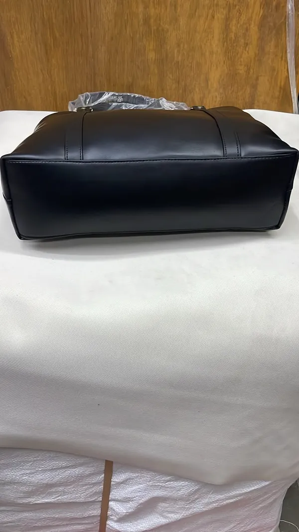 Black_Pu_Leather_Smooth_Finish_Tote_Bag_For_Women