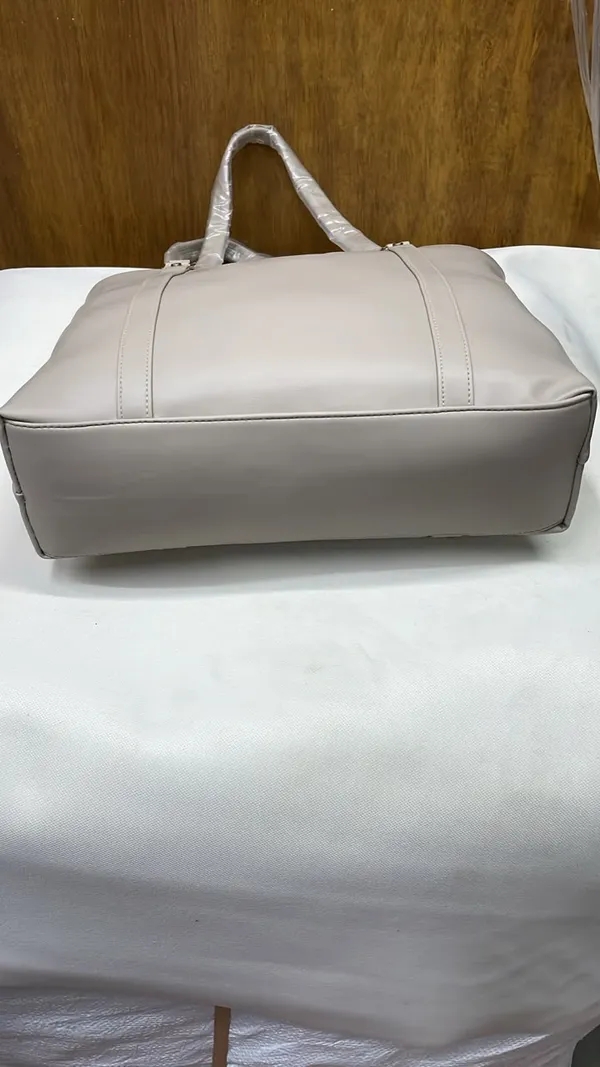 White_Pu_Leather_Tote_Bag_For_Women