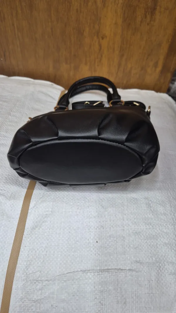 Black_Pu_Leather_Tote_Bag_For_Women