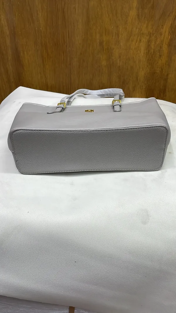 Grey_Pu_Leather_Textured_Tote_Bag_For_Women