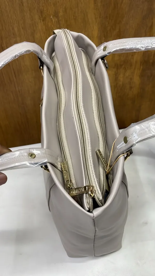 White_Pu_Leather_Tote_Bag_For_Women