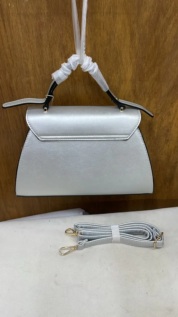 White_Pu_Leather_Textured_Structured_Handbag_For_Women