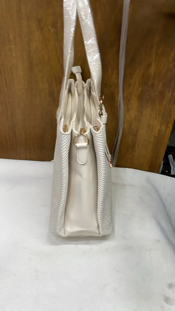 White_Pu_Leather_Tote_Bag_For_Women