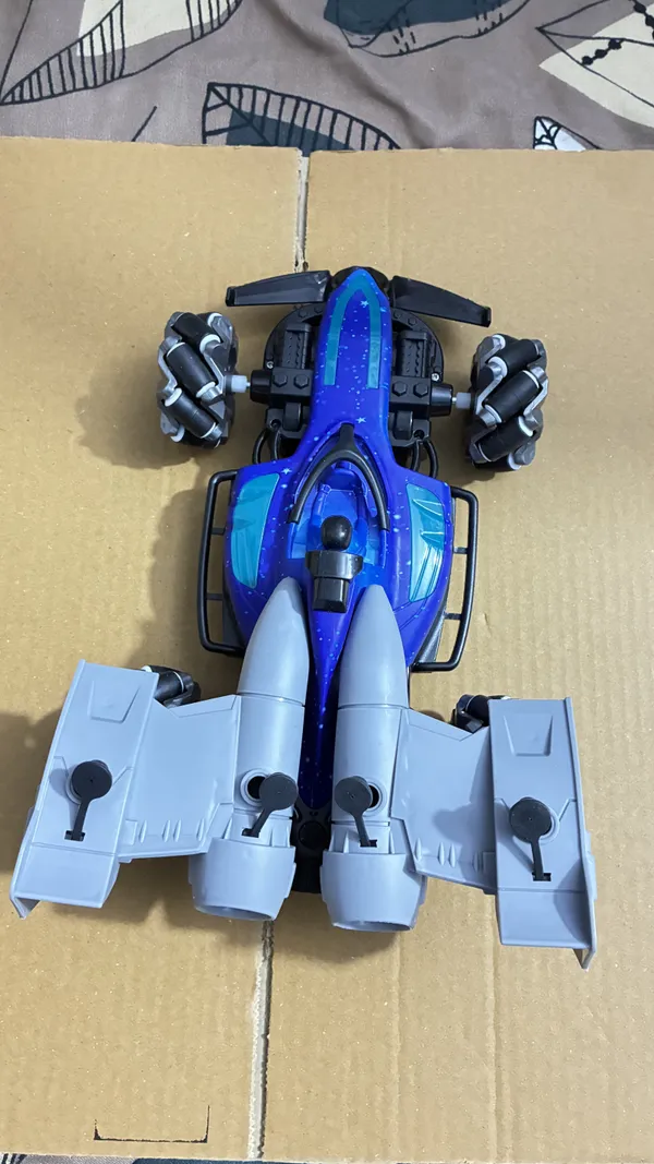 Blue_Remote_Control_Spray_Vehicle_Toy