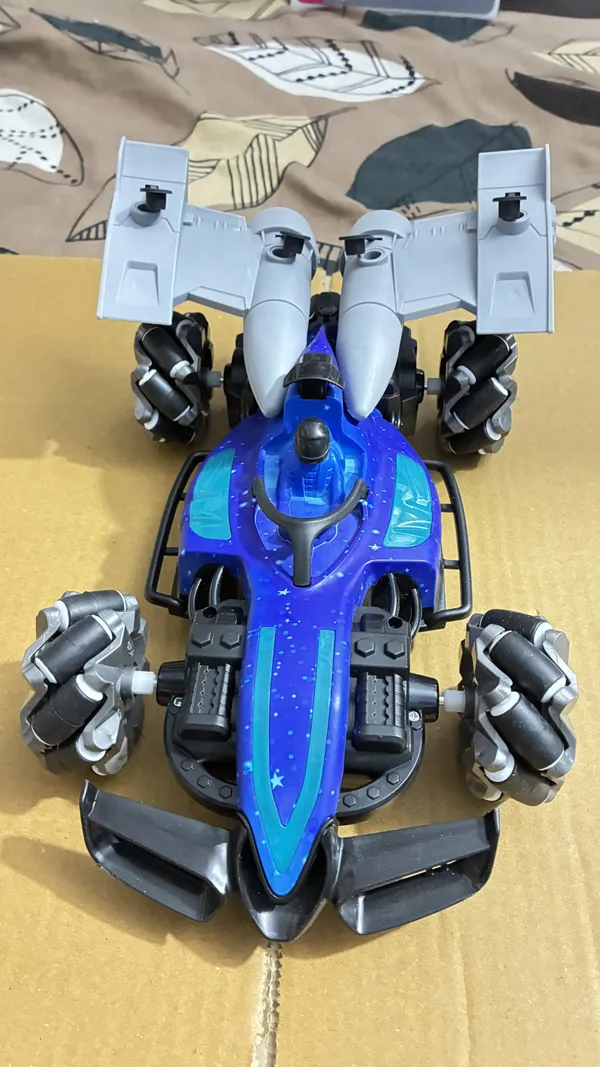 Blue_Remote_Control_Spray_Vehicle_Toy