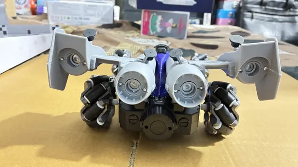 Blue_Remote_Control_Spray_Vehicle_Toy
