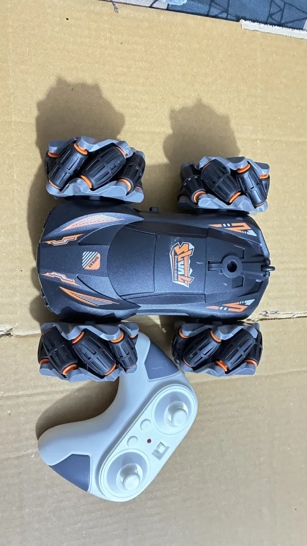 2.4GHz_Double-Sided_Stunt_Remote_Control_Car