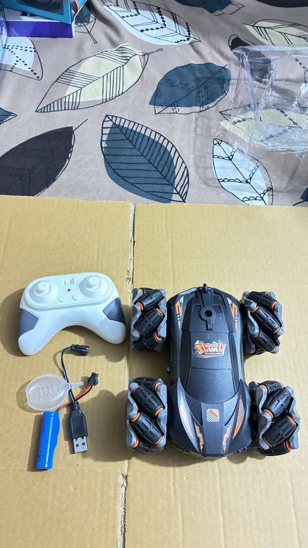 2.4GHz_Double-Sided_Stunt_Remote_Control_Car