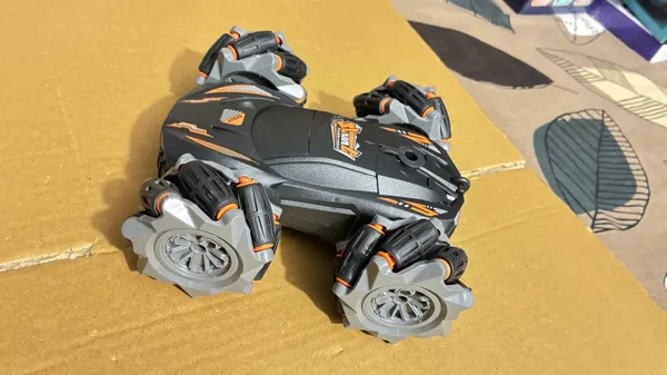 2.4GHz_Double-Sided_Stunt_Remote_Control_Car