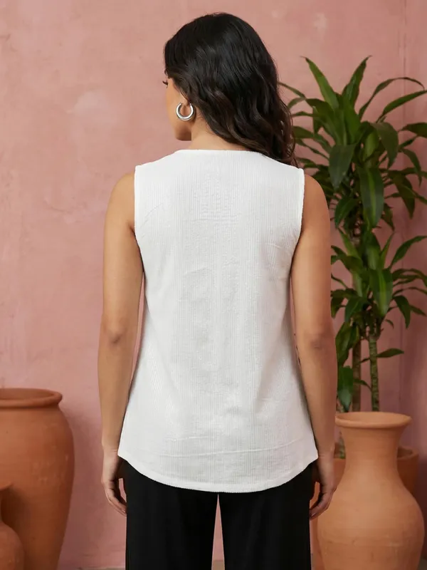 Dressitude-White-Longline_Top