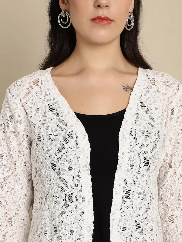 Dressitude-White-Shrug
