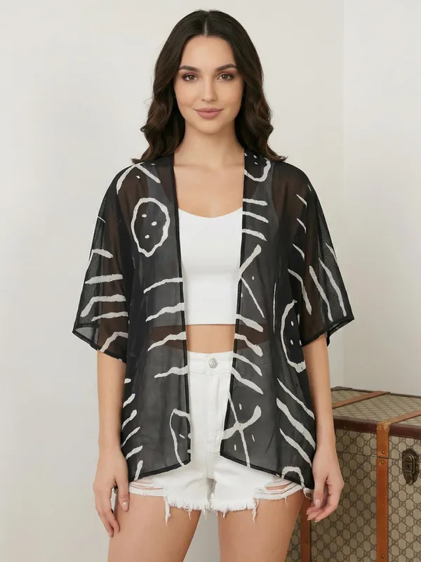 Dressitude-Black_And_White-Shrug