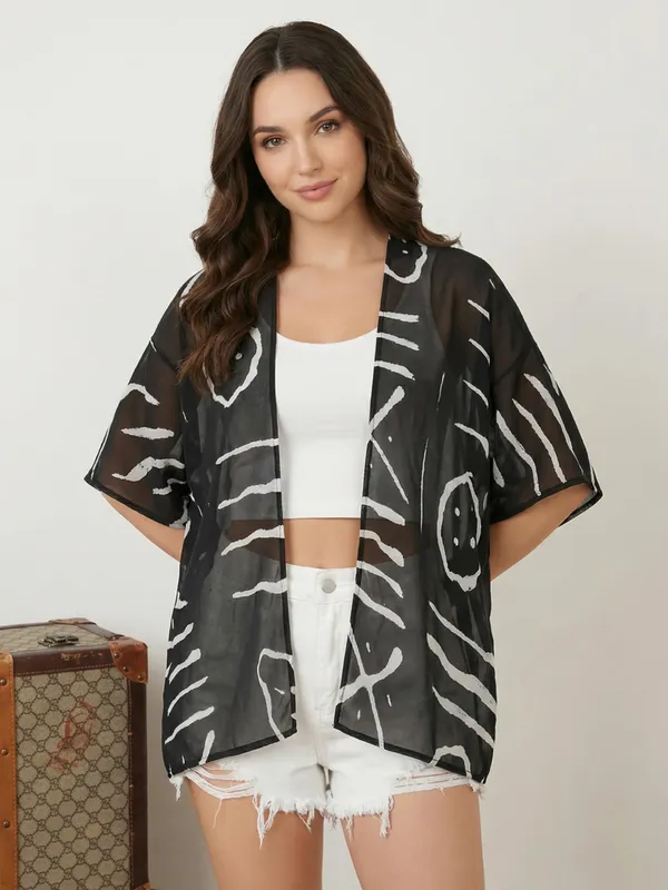 Dressitude-Black_And_White-Shrug