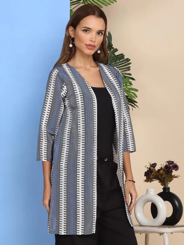 Dressitude-Blue_&_White-Shrug