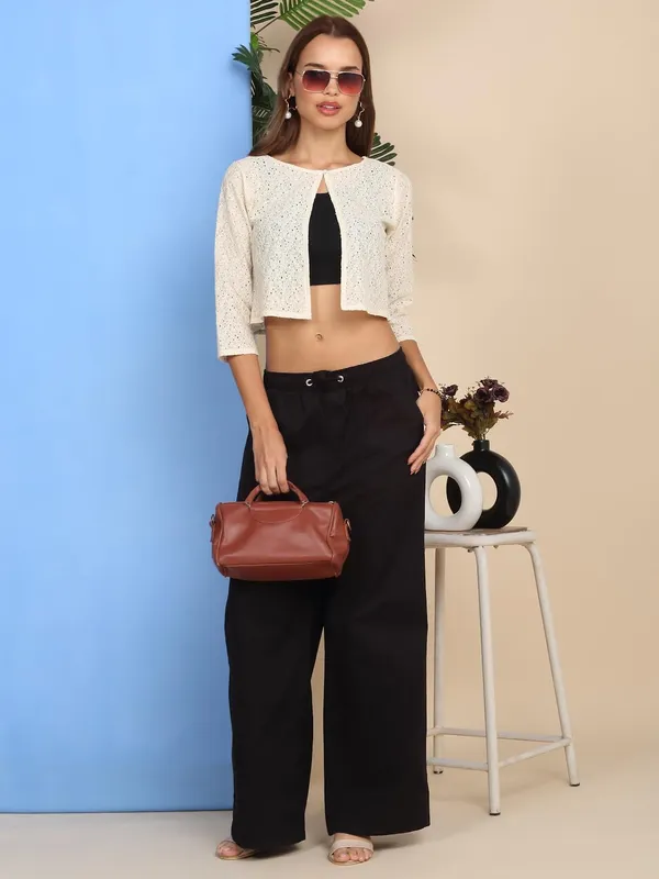 Dressitude-Cream_1-Shrug