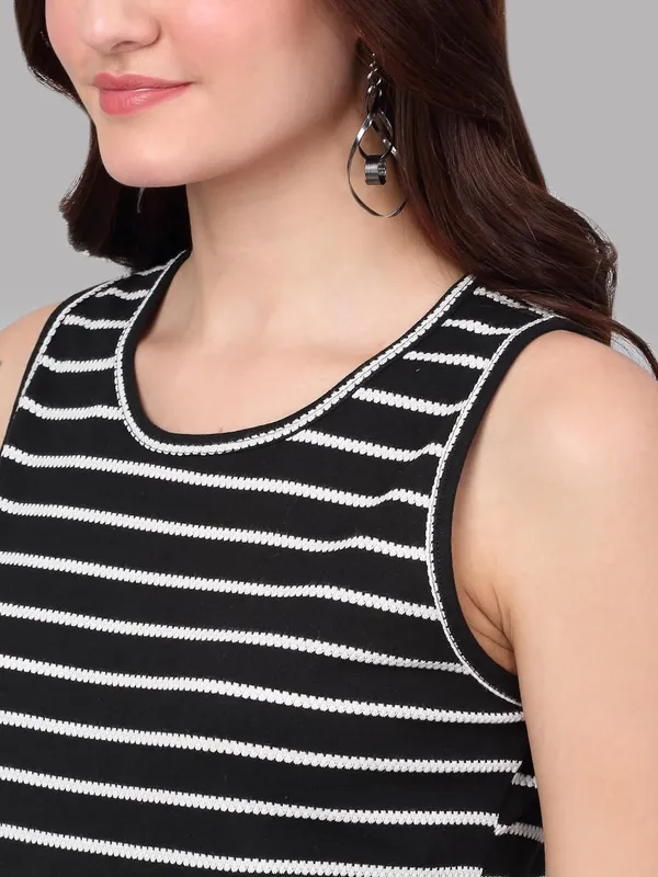 Dressitude-Black-T-Shirt