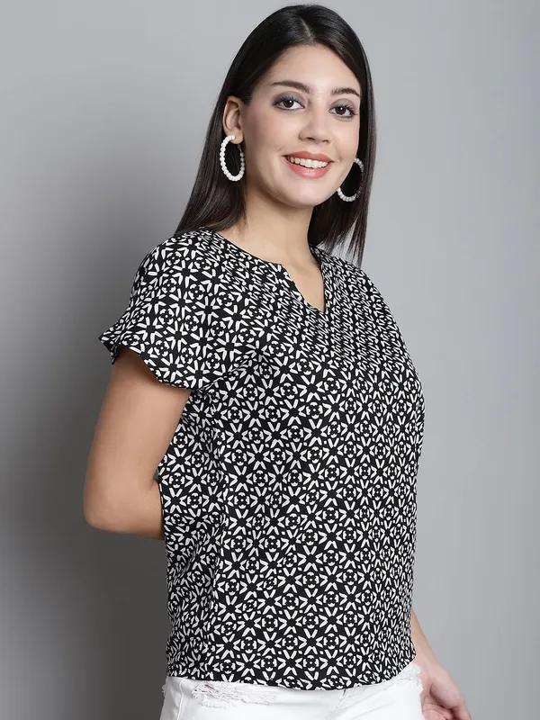 Dressitude-White_&_Black-Top