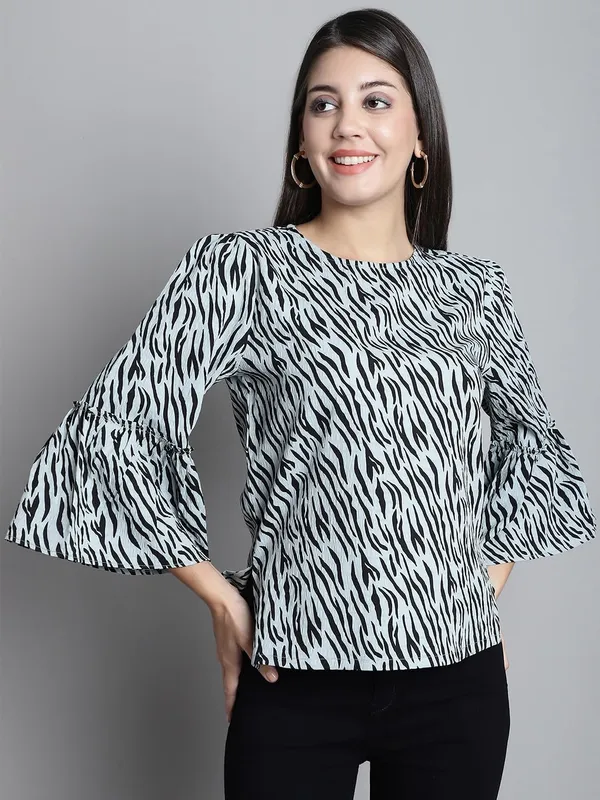 Dressitude-Grey-Top