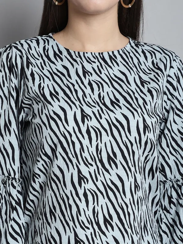 Dressitude-Grey-Top