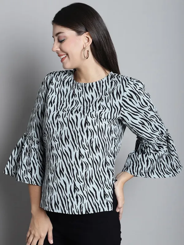 Dressitude-Grey-Top