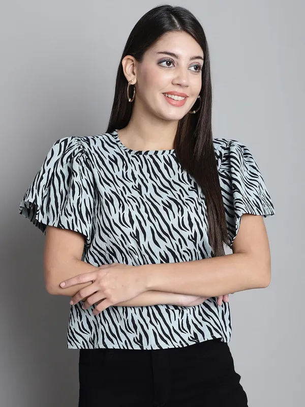 Dressitude-Grey-Top