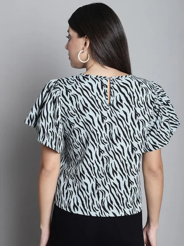 Dressitude-Grey-Top