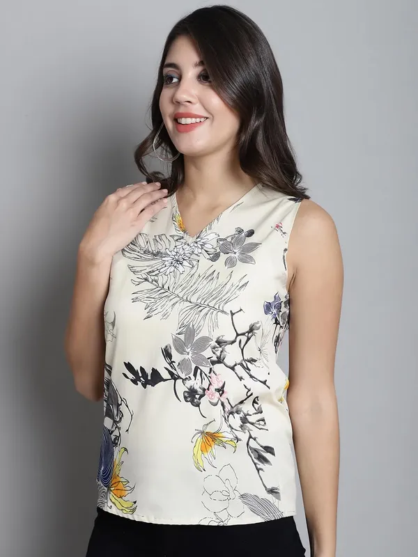 Dressitude-Beige-Top