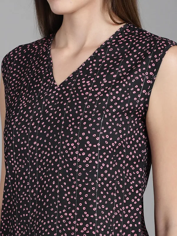 Dressitude-Black-Top