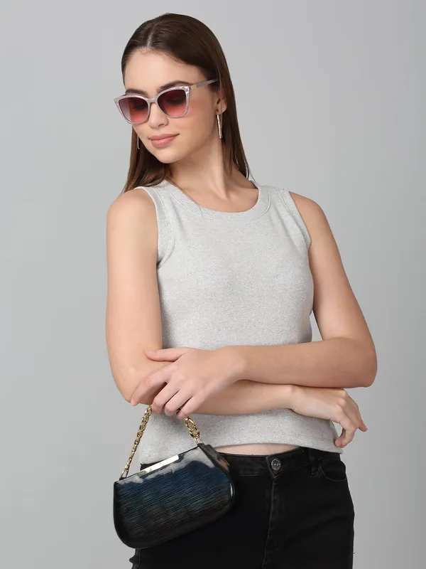 Dressitude-Grey-Top