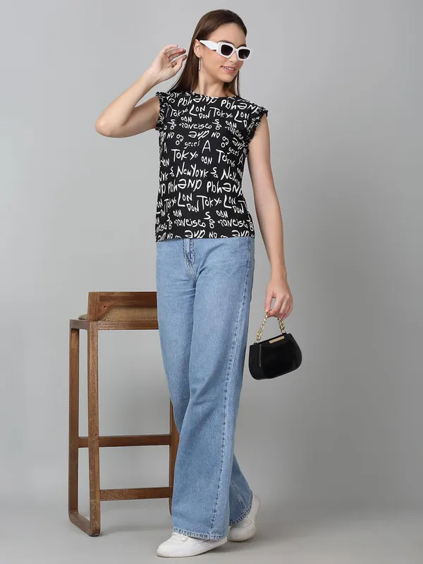 Dressitude-Black_&_White-Top