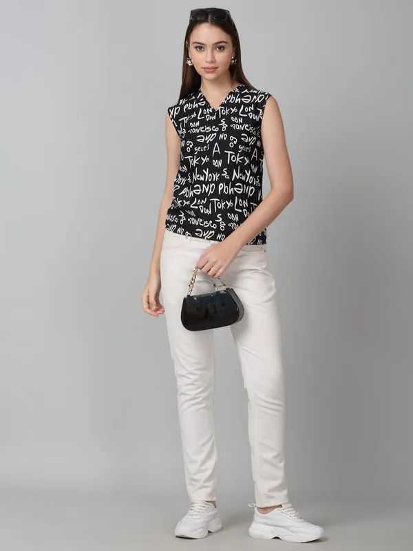 Dressitude-Black_&_White-Top