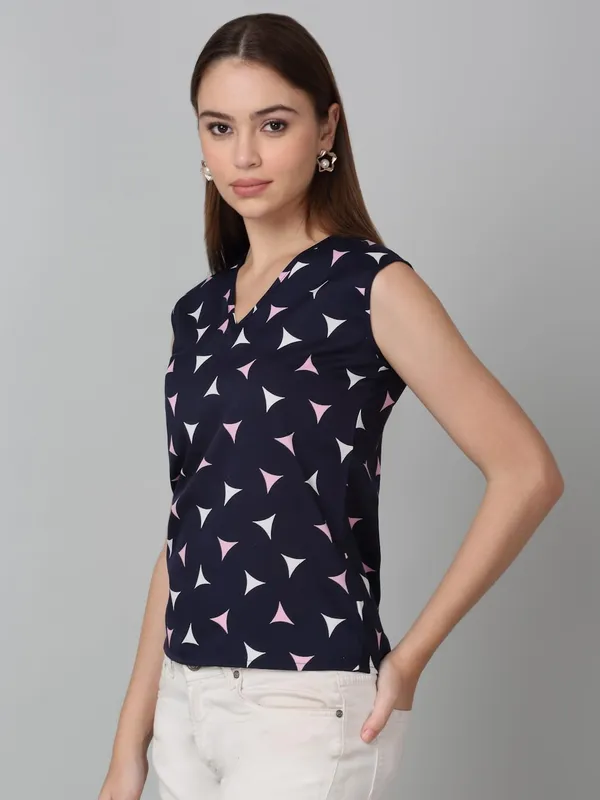 Dressitude-Navy-Top