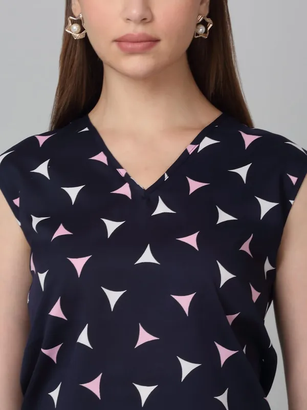 Dressitude-Navy-Top