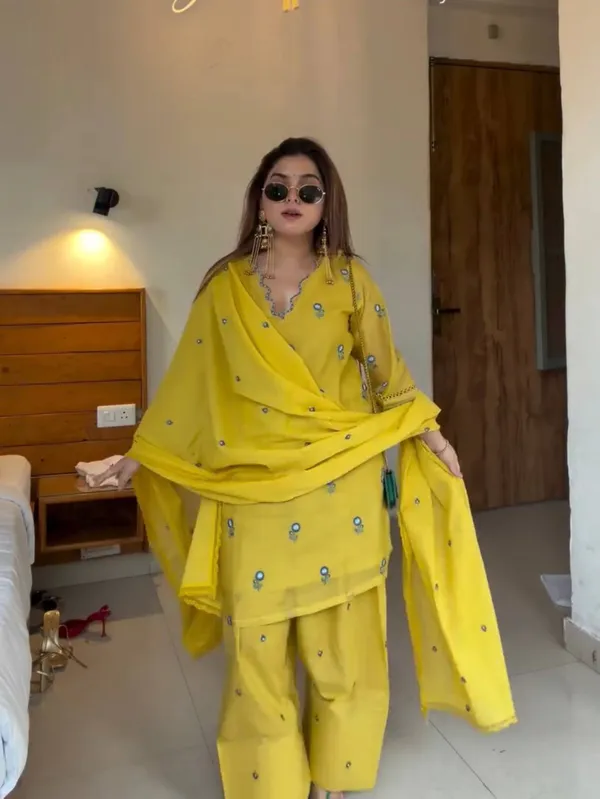 Yellow_Mul_Chanderi_Straight_Embroidered_Kurta_Set_For_Women