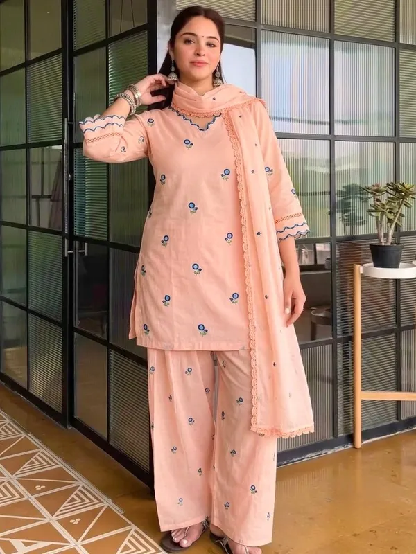 Peach_Mul_Chanderi_Straight_Printed_Kurta_Set_For_Women
