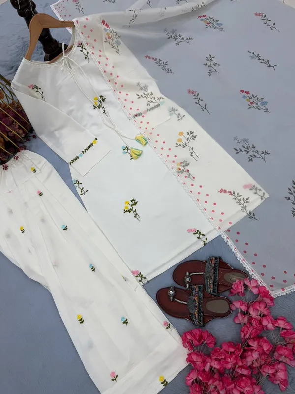 Off_White_Mul_Chanderi_Straight_Embroidered_Kurta_Set_For_Women