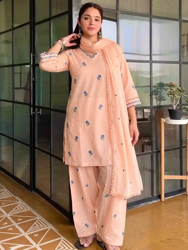 Peach_Mul_Chanderi_Straight_Printed_Kurta_Set_For_Women
