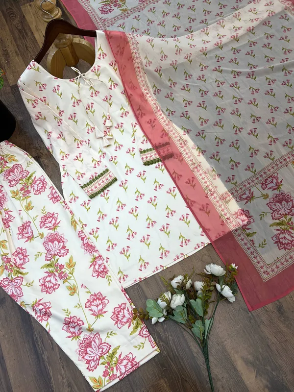 Off_White_Cotton_Blend_Floral_Print_Kurta_Set_For_Women