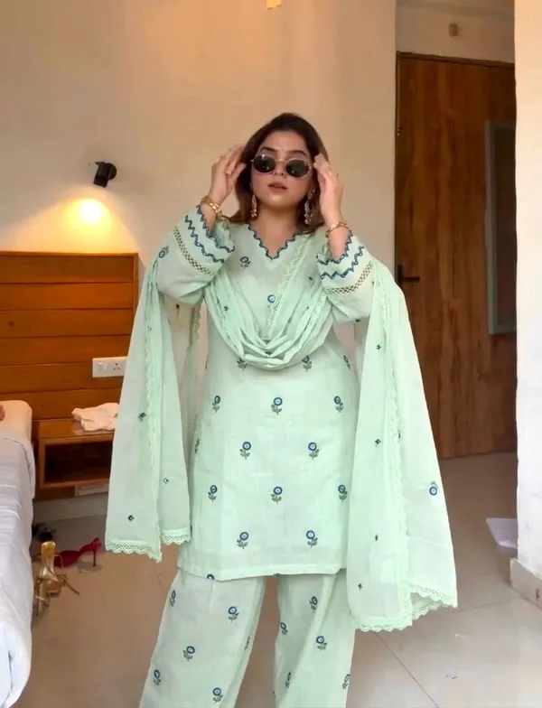 Pista_Mul_Chanderi_Straight_Printed_Kurta_Set_For_Women