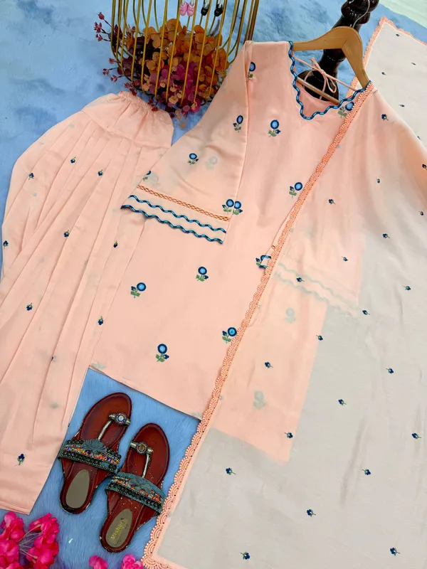 Peach_Mul_Chanderi_Straight_Printed_Kurta_Set_For_Women