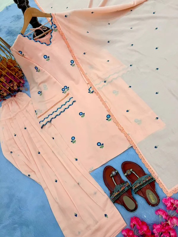 Peach_Mul_Chanderi_Straight_Printed_Kurta_Set_For_Women