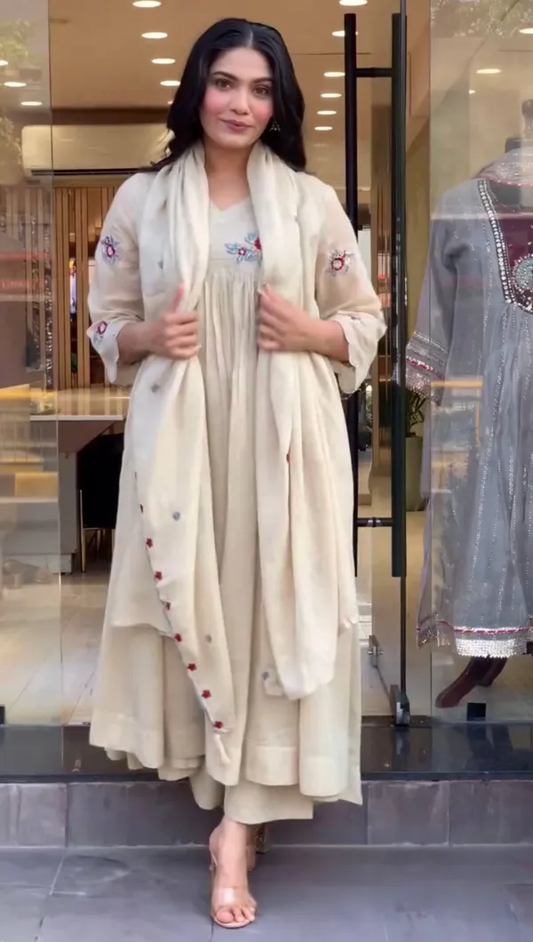 Off_White_Chanderi_Flared_Anarkali_Suit_Set_For_Women