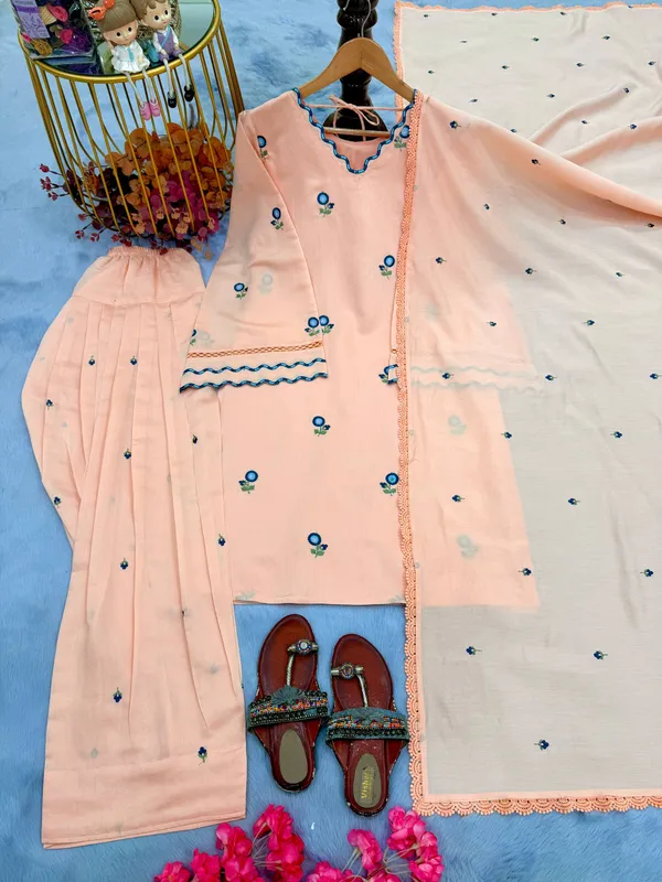 Peach_Mul_Chanderi_Straight_Printed_Kurta_Set_For_Women