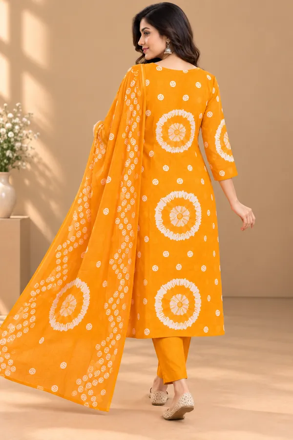 Orange_Printed_Kurta_Set_For_Women