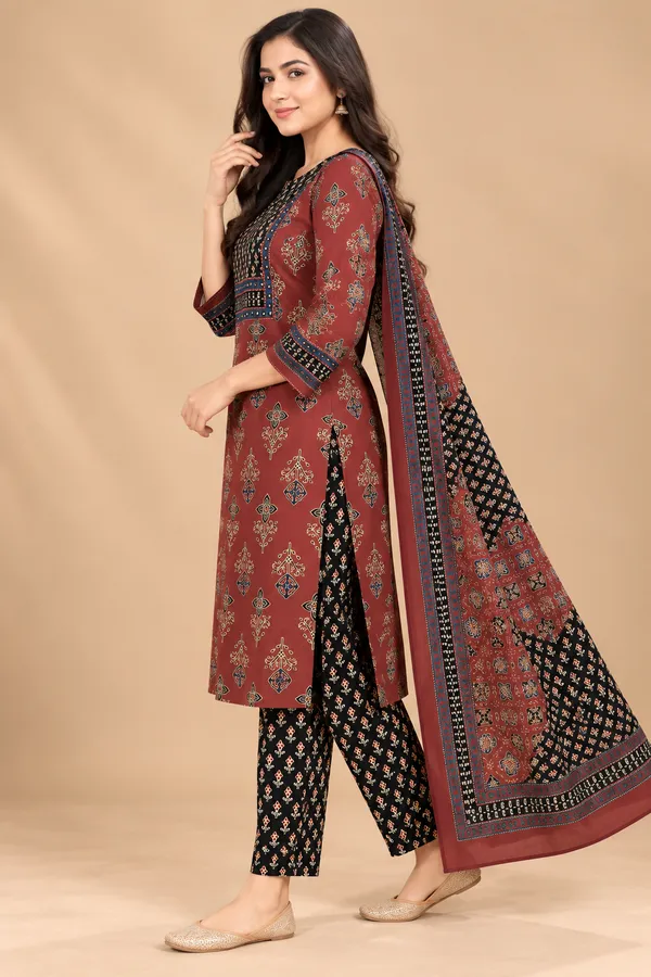 Maroon_Printed_Kurta_Set_For_Women