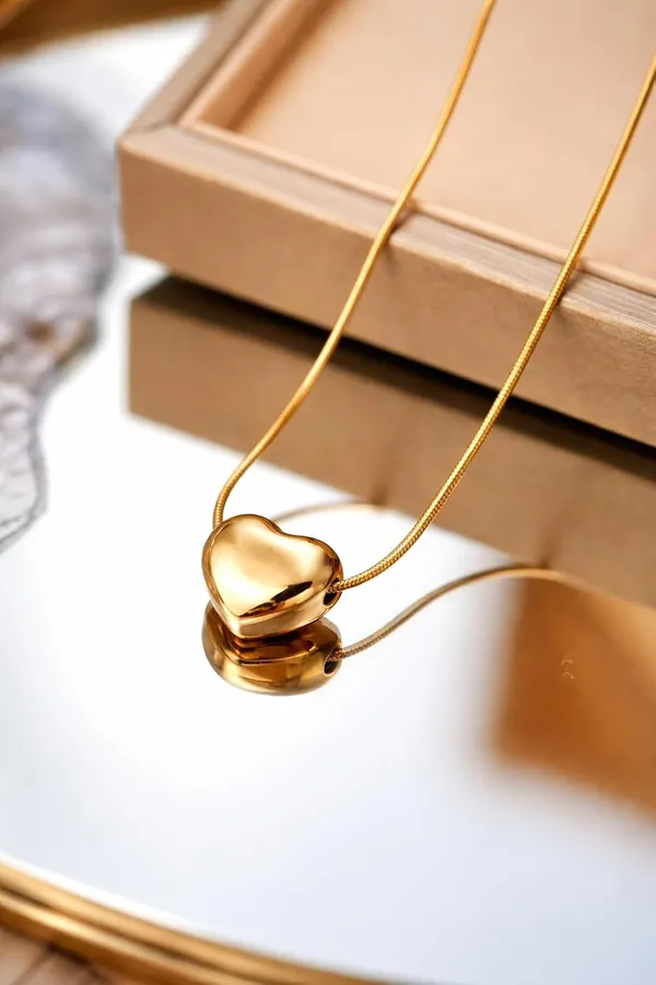 D_Glamm_Fashion_Heart_Necklace_With_Anti_Tarnish_Snake_Chain