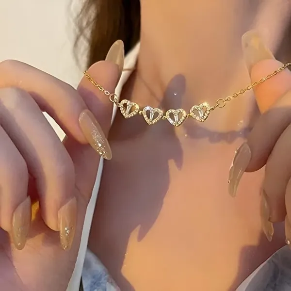 D_Glamm_Fashion_Rose_Gold_Heart_Necklace_Anti_Tarnish_Chain_Floral_Cluster_Design