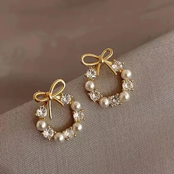 D_Glamm_Fashion_Gold_Tone_Wreath_Stud_Earring_With_Bow_Pearl_And_Crystal_Embellishments_For_Girls_And_Women